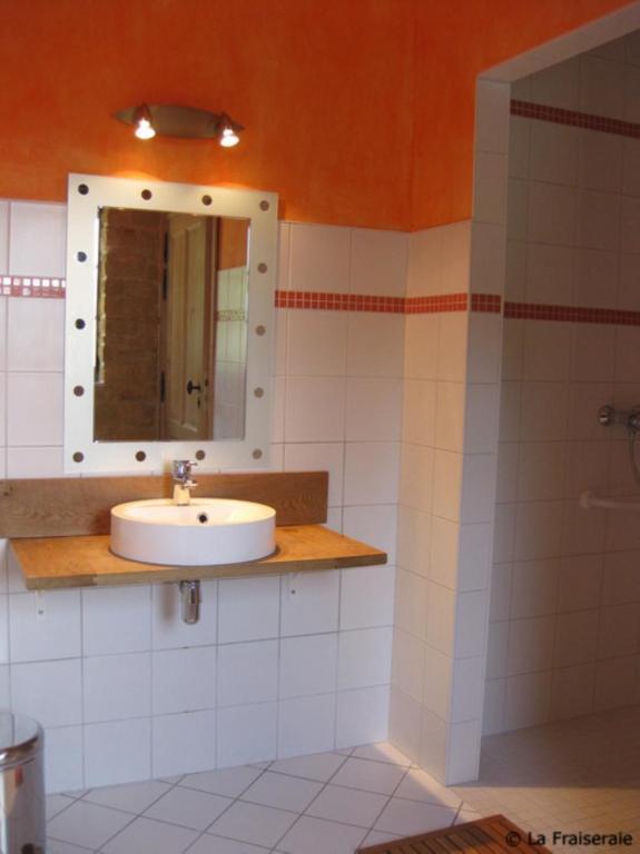 Chambres D'Hotes La Fraiseraie Tellancourt Room photo